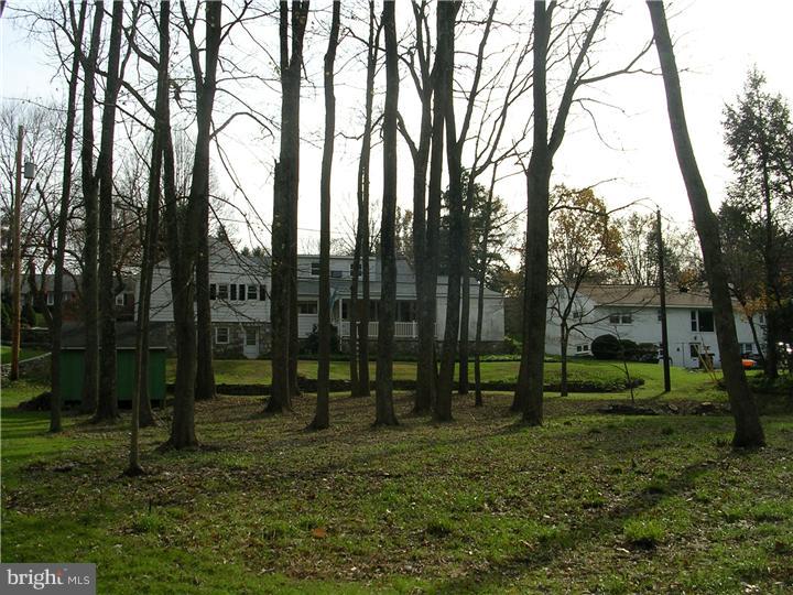 142 Beechwood Road Newtown Square, PA 19073 - Photo 9 of 9 Exterior Back