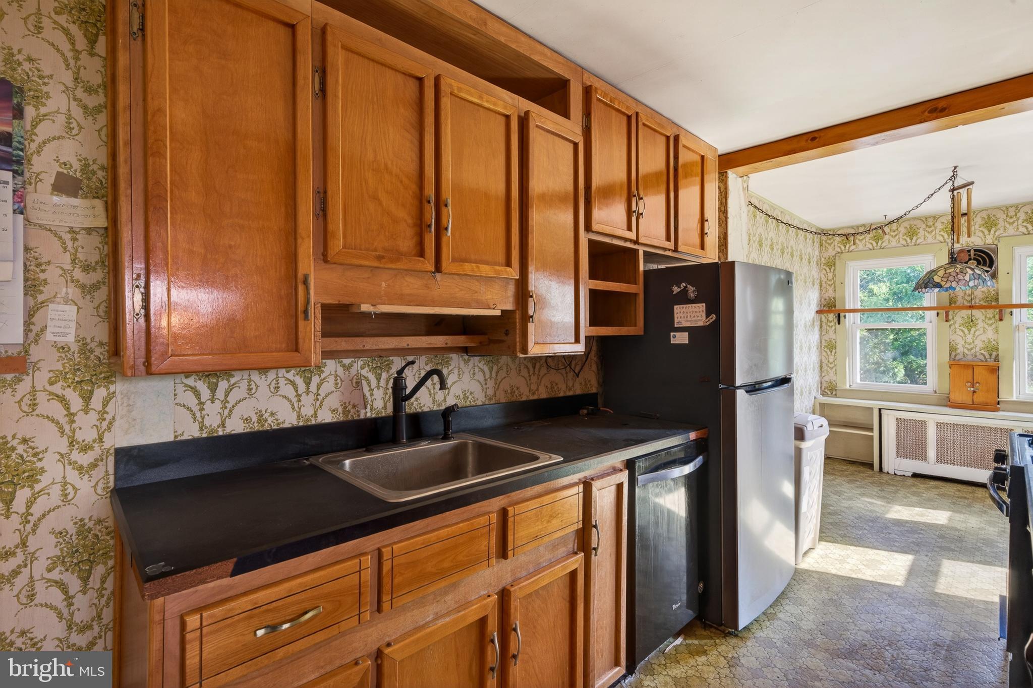 7737 Parkview Road Upper Darby, PA 19082 - Photo 15 of 35