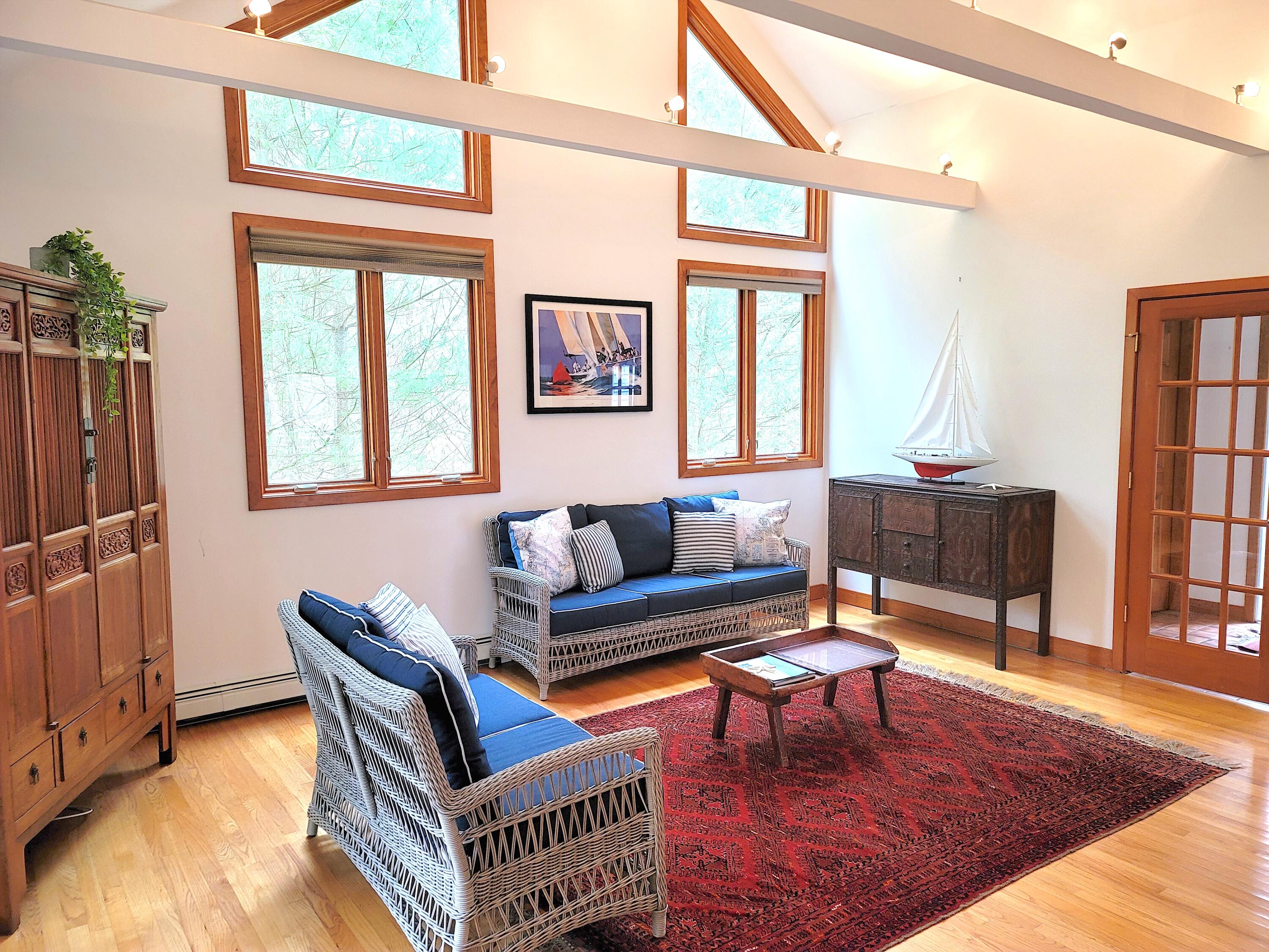 322 Wings Neck Road Pocasset, MA 02559 - Photo 9 of 67 Great room