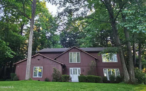 $789,000 | 35 Via Maria Drive, Schenectady, NY 12302