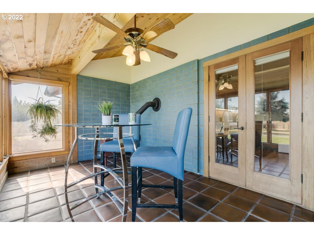 22323 South Central Point Road Oregon City, OR 97045 - Photo 12 of 32 Gallery Image 12