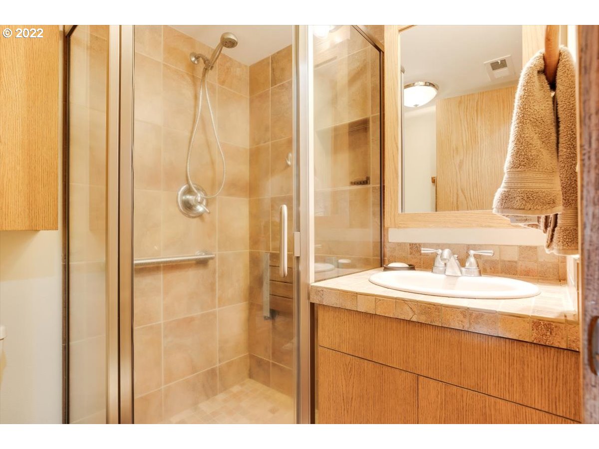 22323 South Central Point Road Oregon City, OR 97045 - Photo 22 of 32 Gallery Image 22