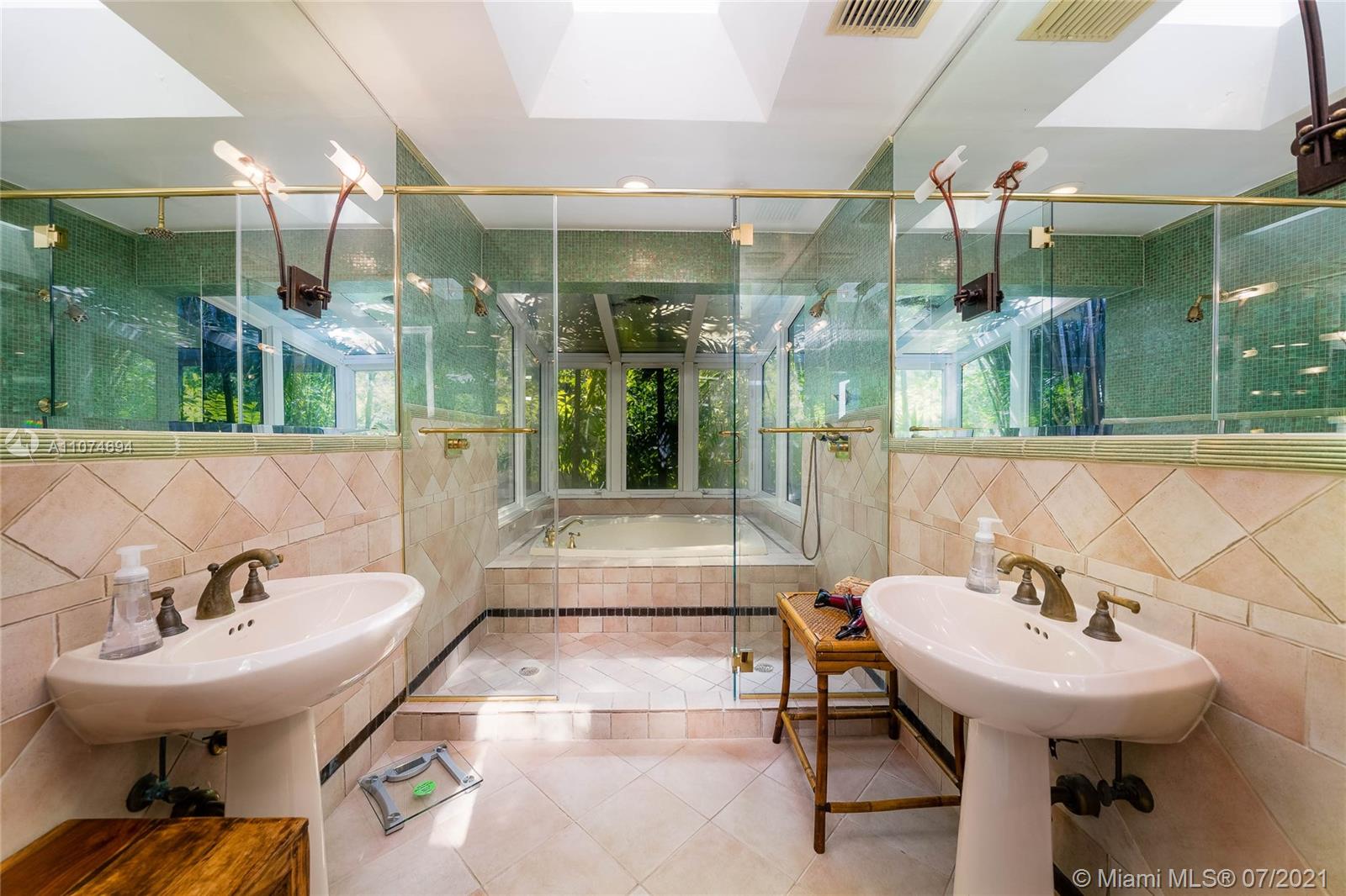 335 Atlantic Road Key Biscayne, FL 33149 - Photo 15 of 29