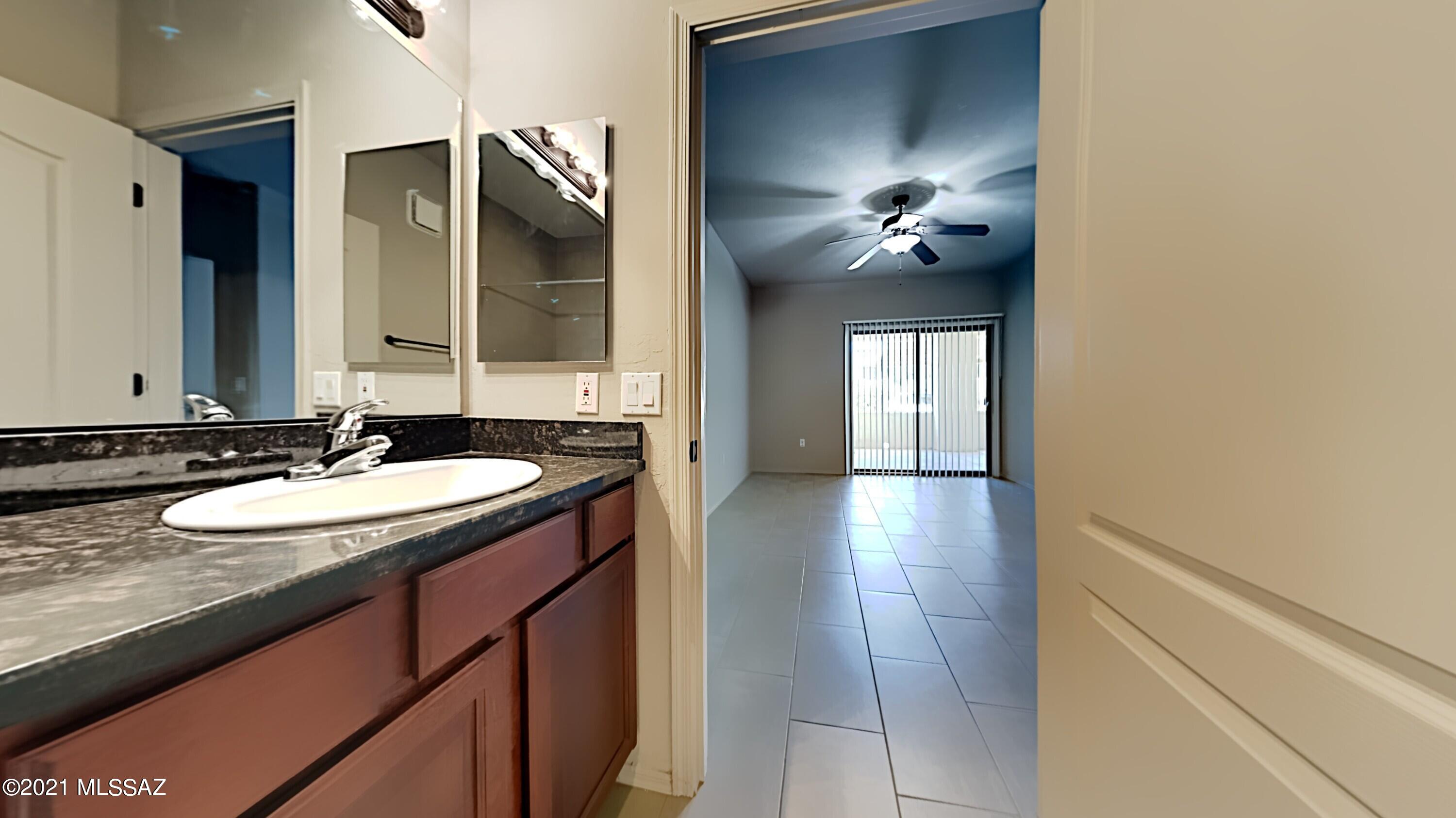 2550 East River Road Tucson, AZ 85718 - Photo 11 of 22