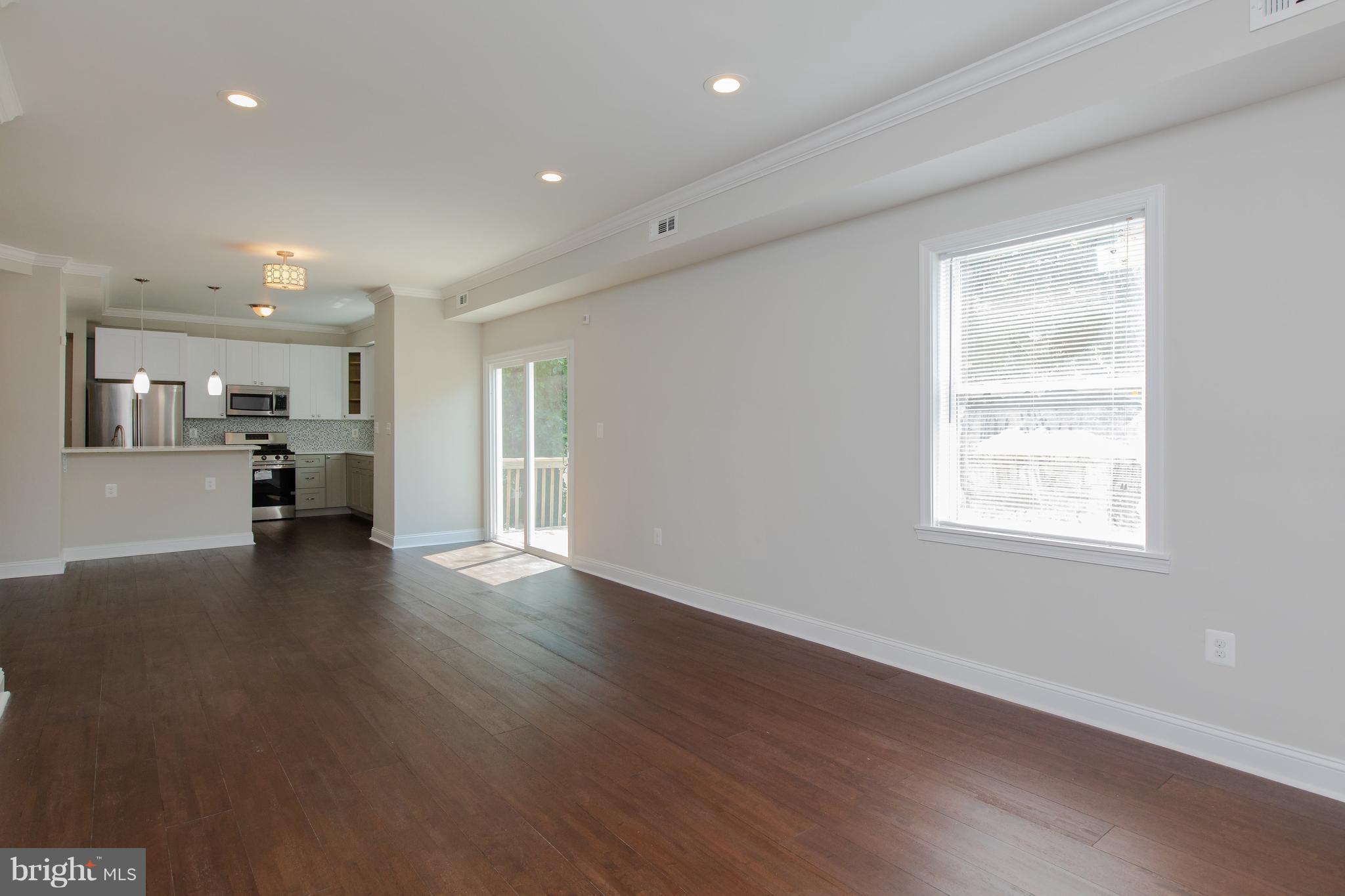 4101 Dorchester Road Baltimore, MD 21207 - Photo 8 of 27 Living Room