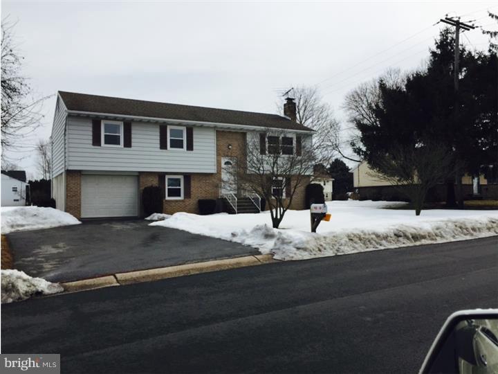 202 Beacon Road Sinking Spring, PA 19608 - Photo 2 of 16
