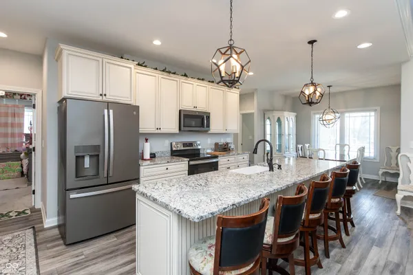 $649,900 | 10351 County Road 800 North, Seymour, IN 47274