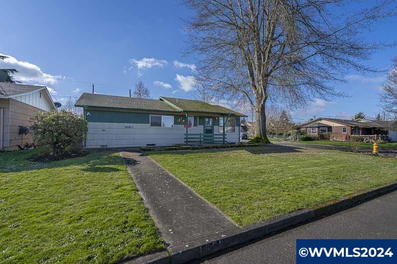 1680 Rainier Road Woodburn, OR 97071 - Photo 3 of 42 Gallery Image 3