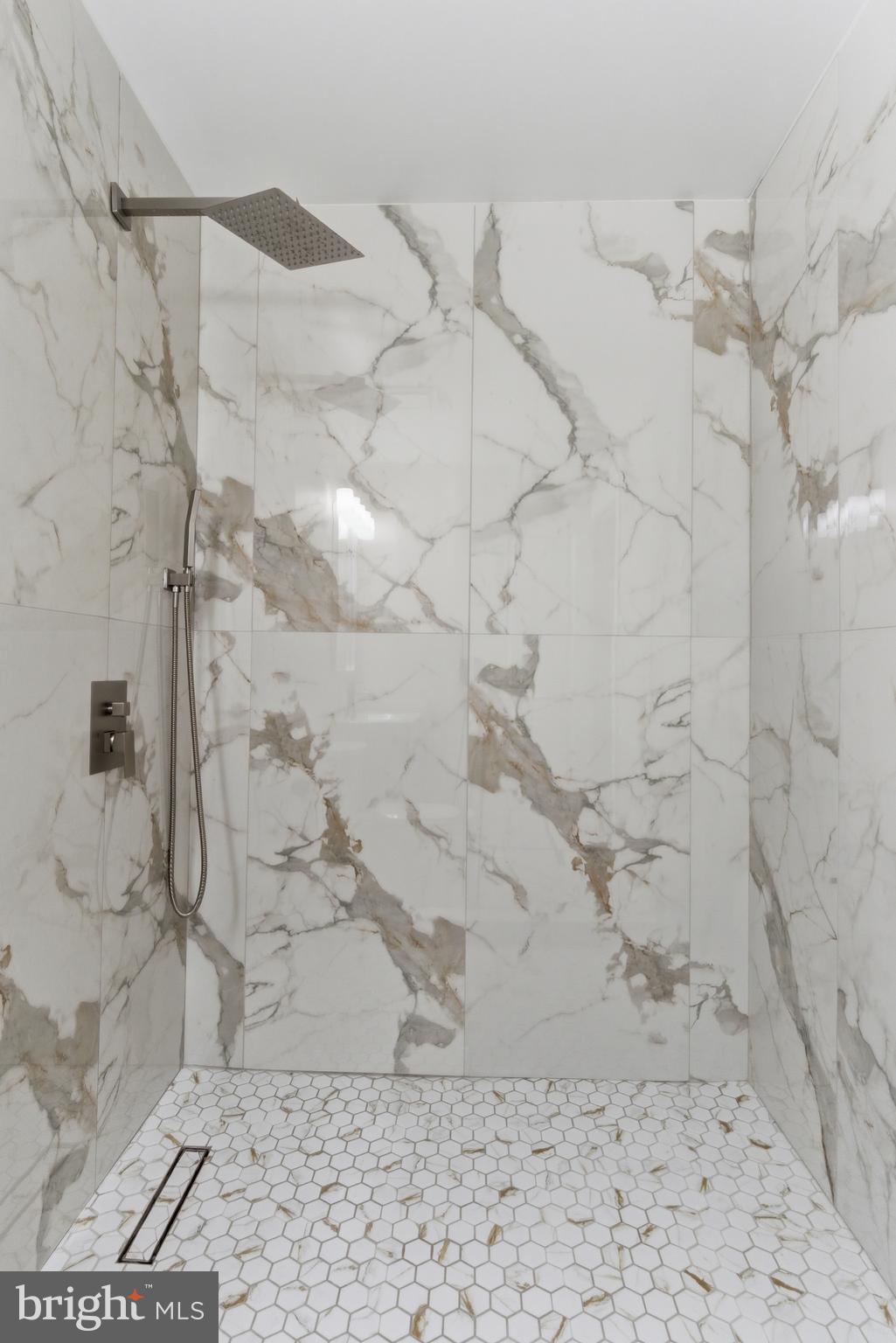 4312 Lees Corner Road Chantilly, VA 20151 - Photo 24 of 36 Common bathroom3