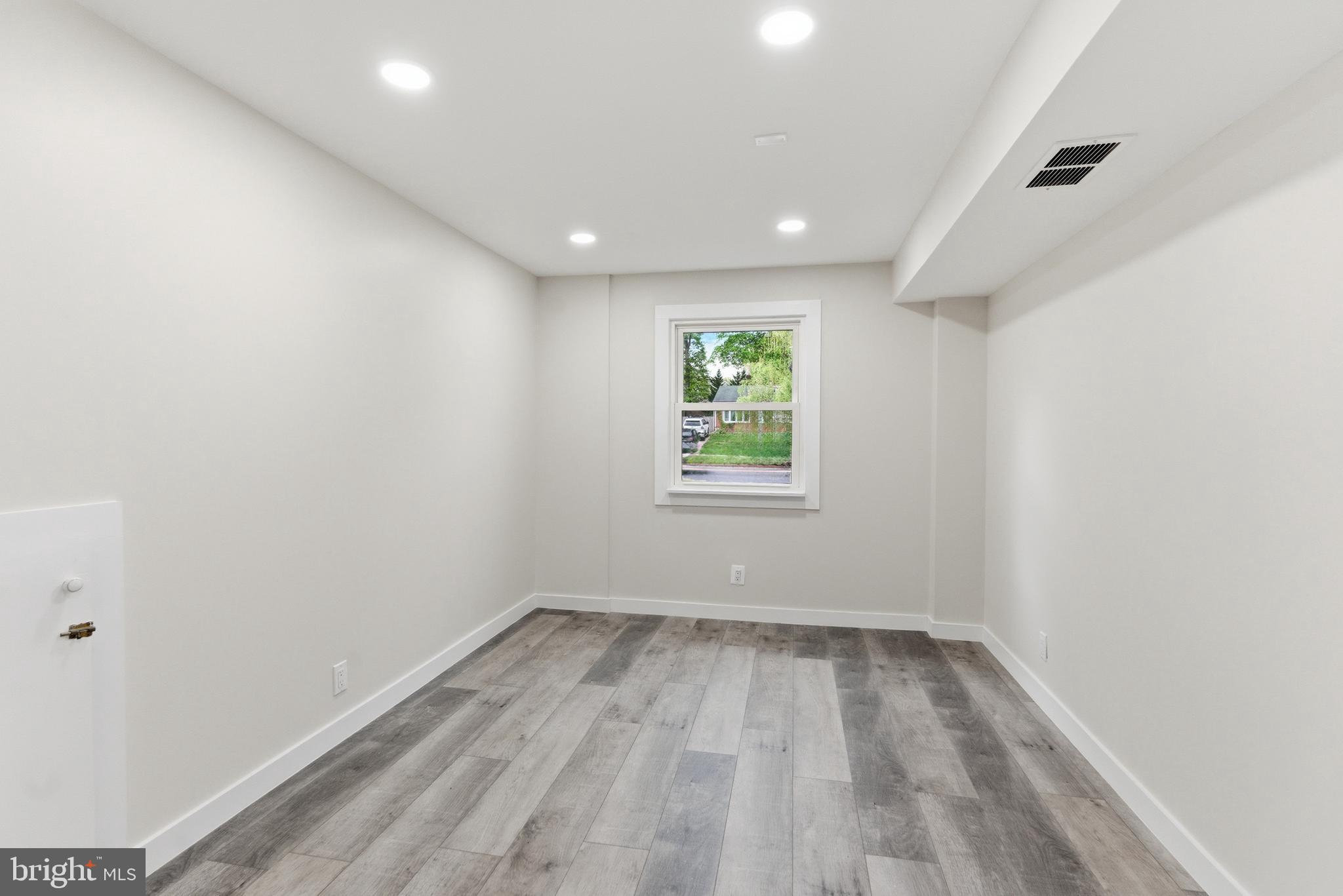 4312 Lees Corner Road Chantilly, VA 20151 - Photo 29 of 36 1st level Bedroom#3