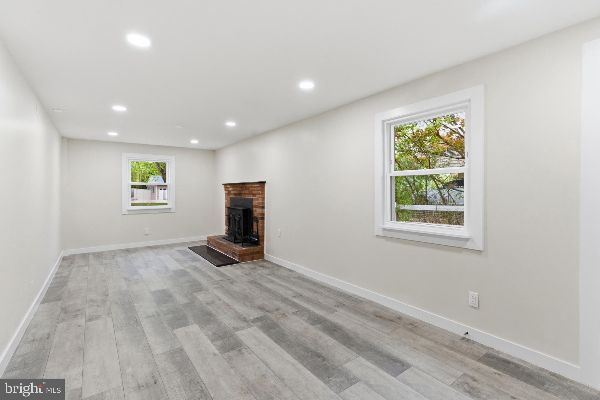 4312 Lees Corner Road Chantilly, VA 20151 - Photo 31 of 36 1st level living room