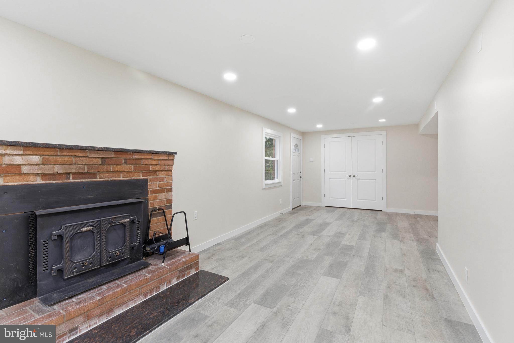 4312 Lees Corner Road Chantilly, VA 20151 - Photo 32 of 36 1st level living room
