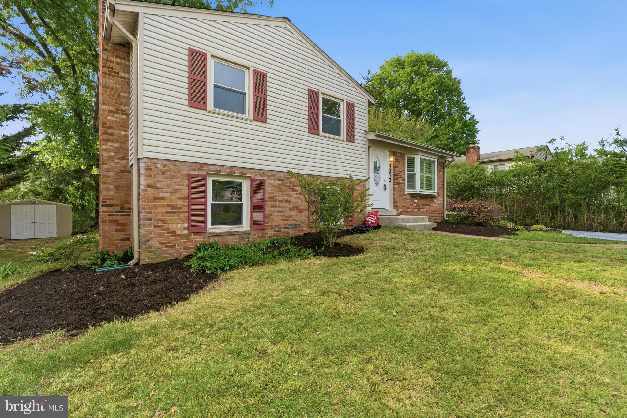 4312 Lees Corner Road Chantilly, VA 20151 - Photo 7 of 36