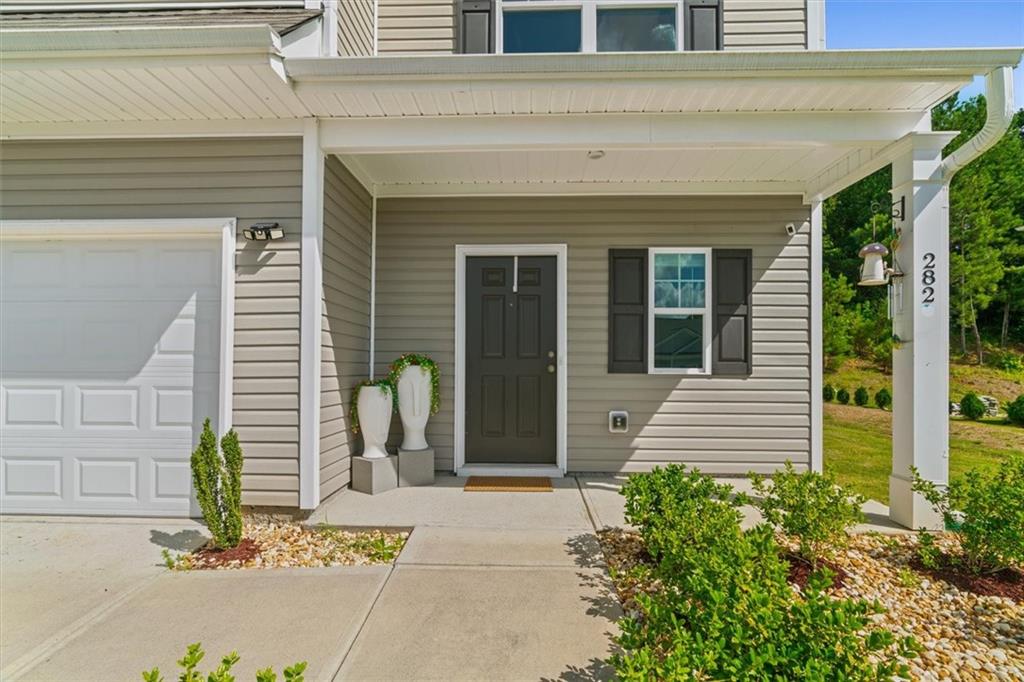 282 Collington Circle Dalton, GA 30721 - Photo 2 of 11