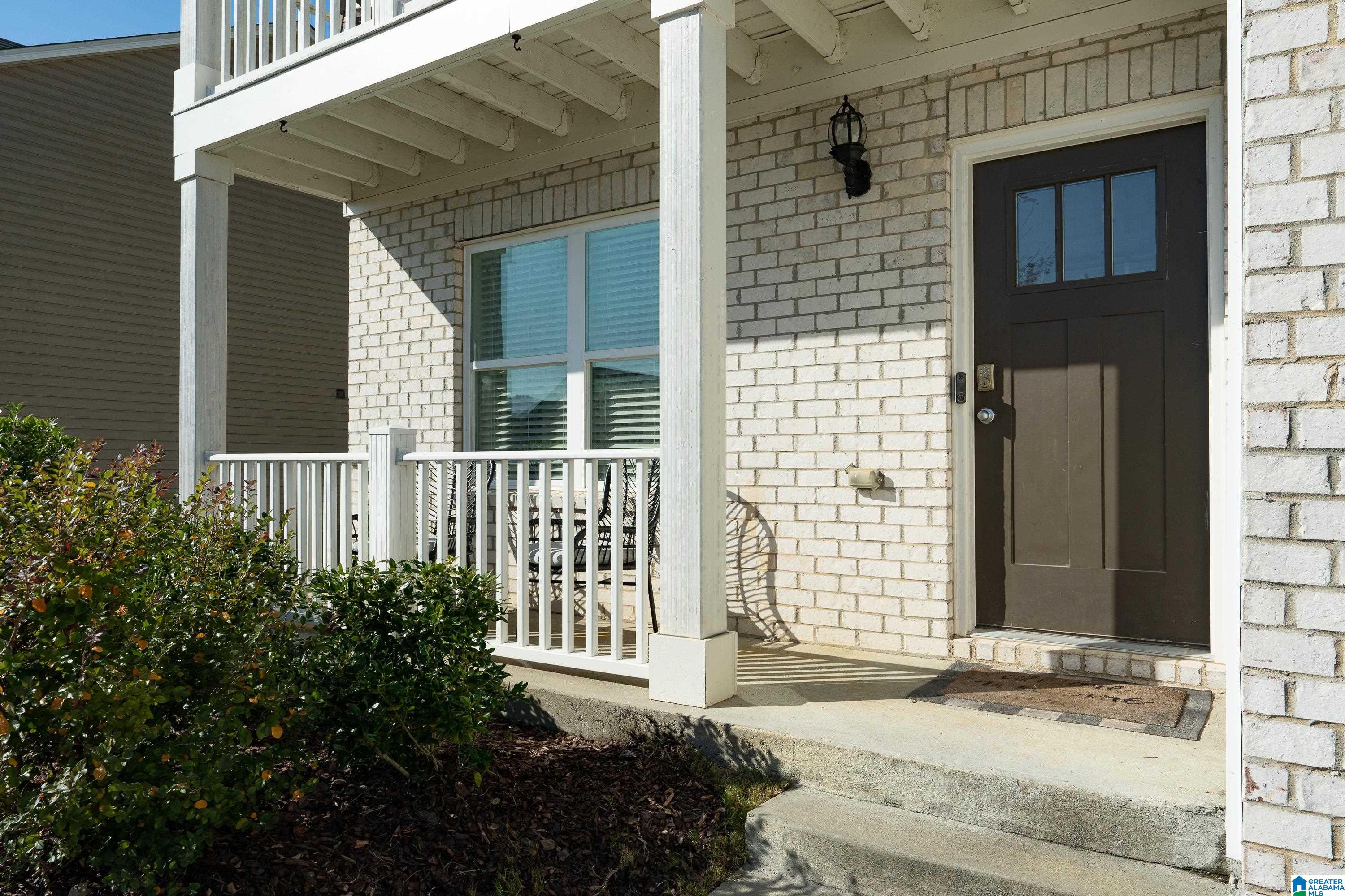 944 Valley Circle Leeds, AL 35094 - Photo 3 of 32