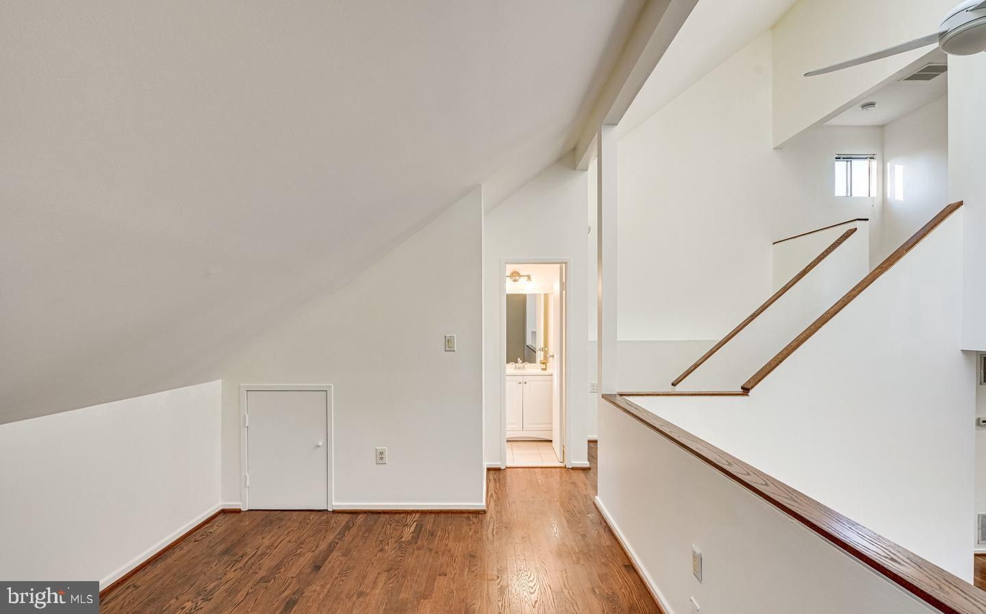 1661 Cedar Hollow Way Reston, VA 20194 - Photo 12 of 25 Loft
