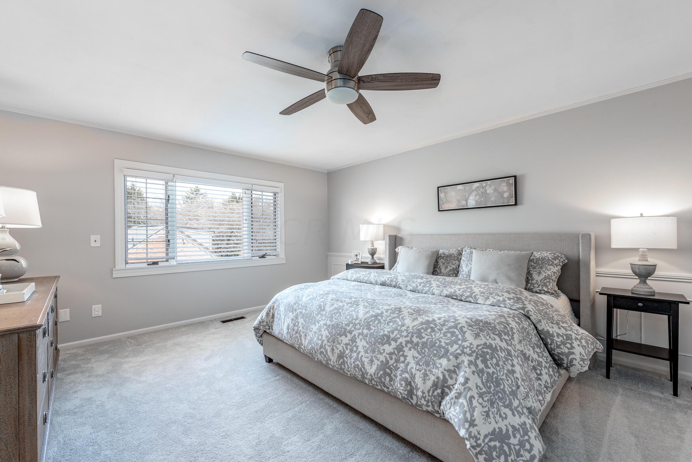 2666 Chartwell Road Columbus, OH 43220 - Photo 24 of 42 Spacious Owners Suite with newer carpet!