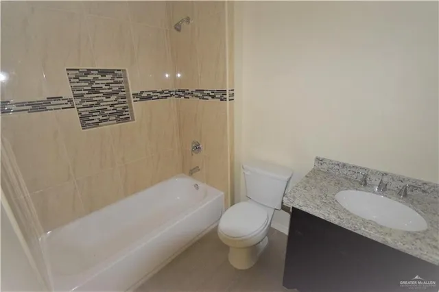 $1,050 | 1215 Upas Drive, Unit 2, Edinburg, TX 78541