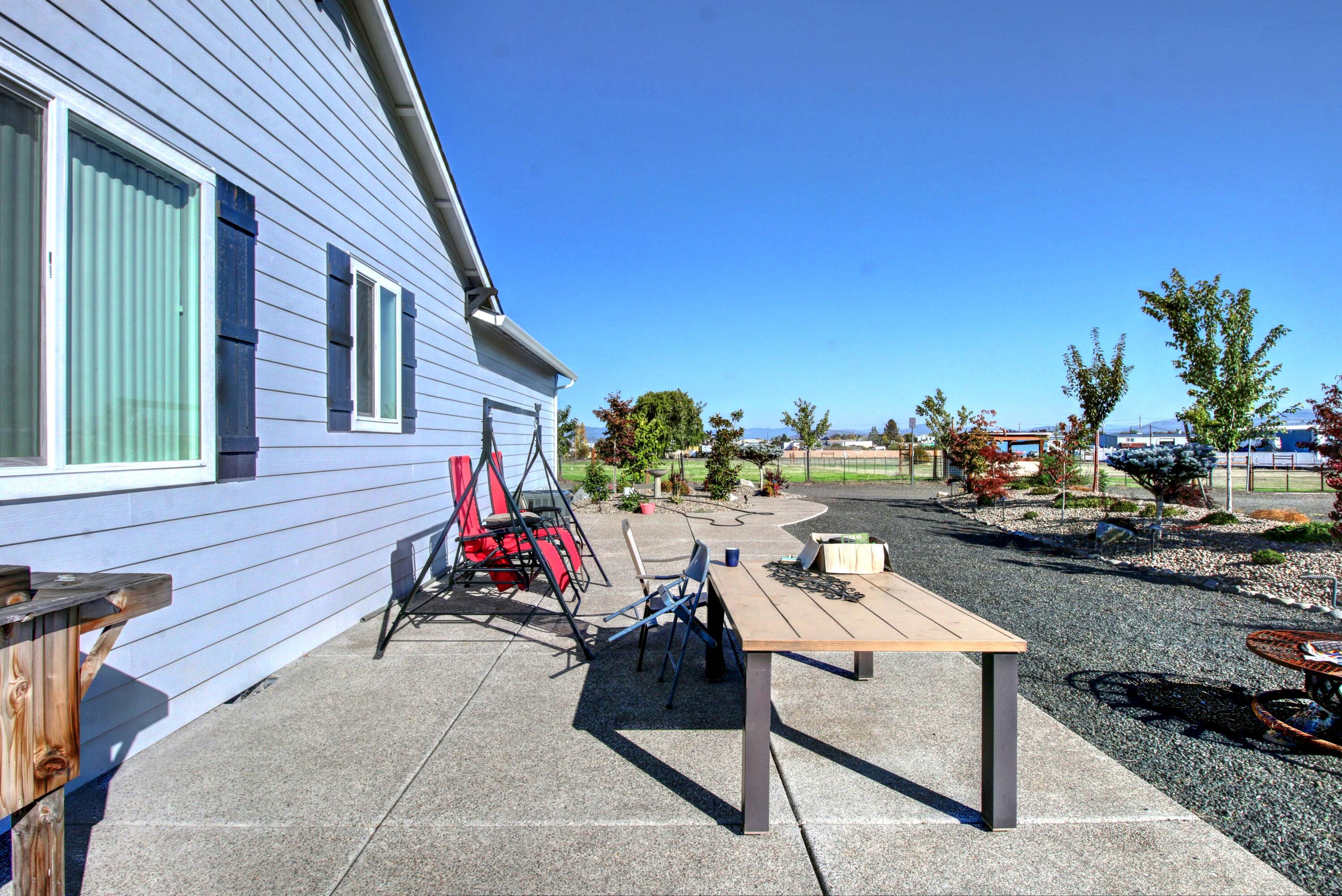 1330 East Justice Road Medford, OR 97502 - Photo 23 of 38 24