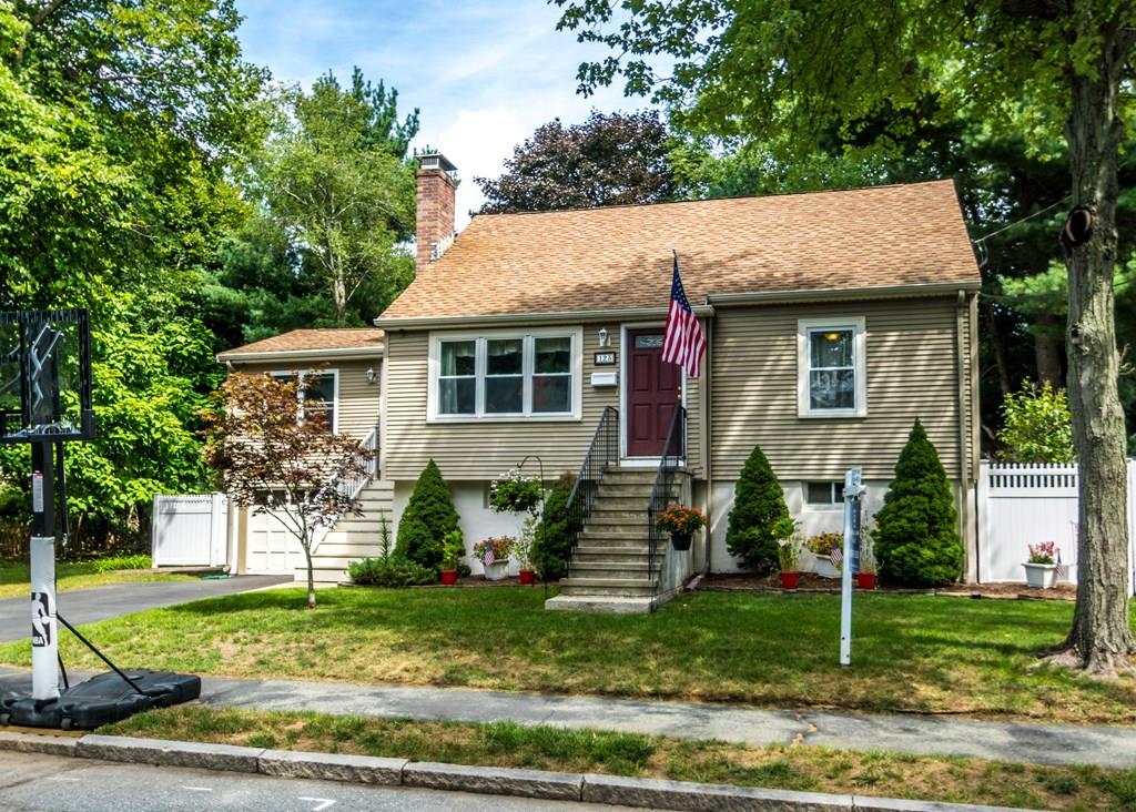 123 Pond End Road Waltham, MA 02451 - Photo 3 of 32 Gallery Image 3