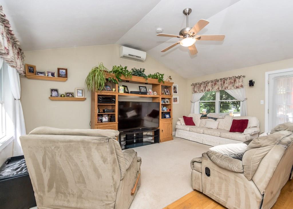 123 Pond End Road Waltham, MA 02451 - Photo 4 of 32 Gallery Image 4
