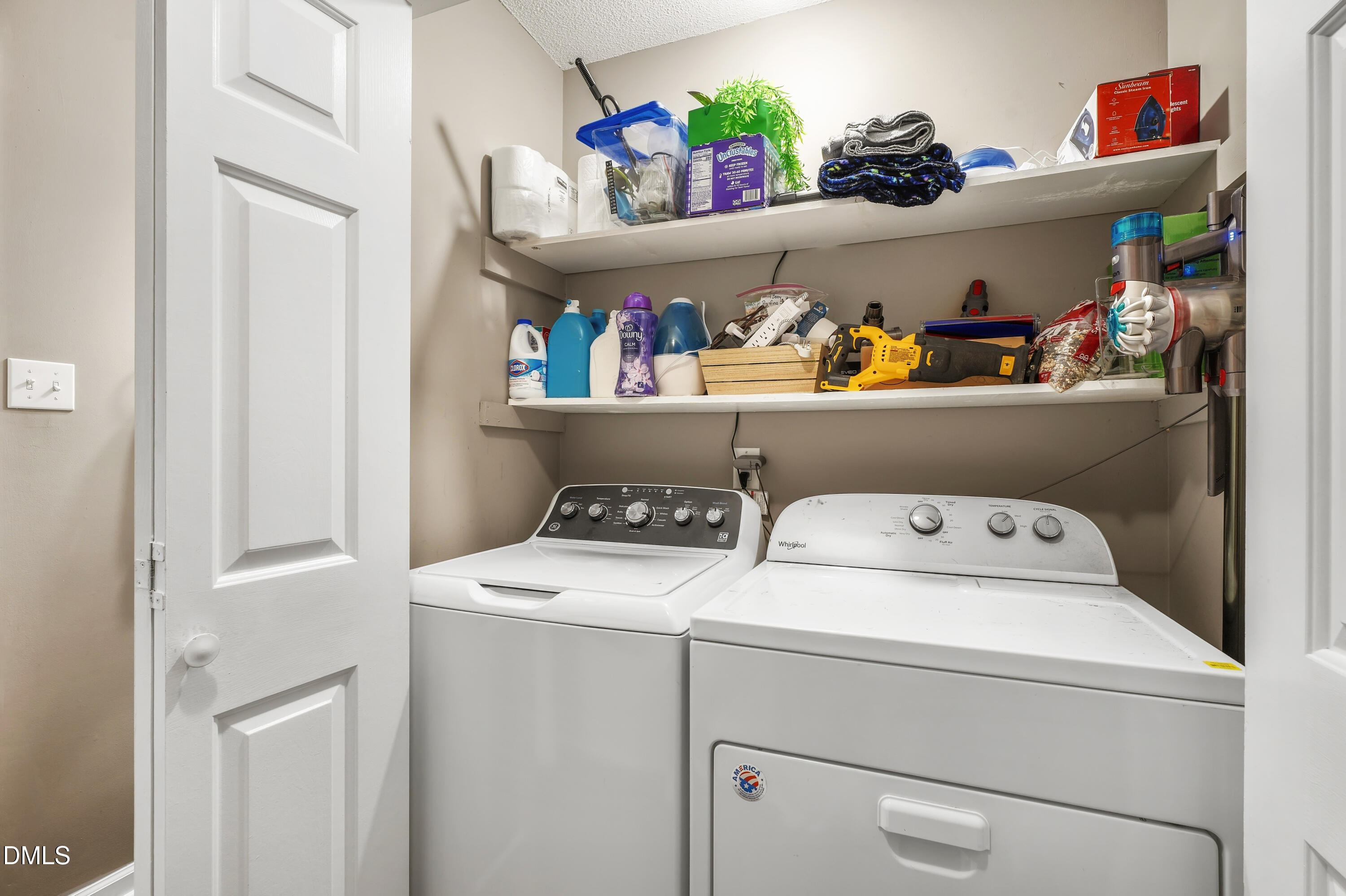 101 Stephenson Road Benson, NC 27504 - Photo 21 of 29 a utility room with dryer and washer