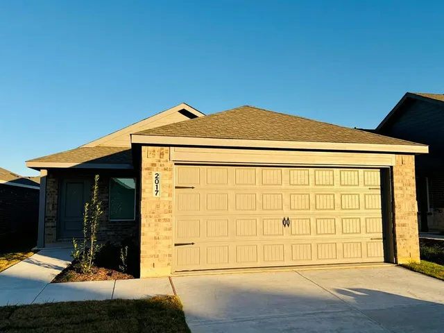 a view of an entrance of the house