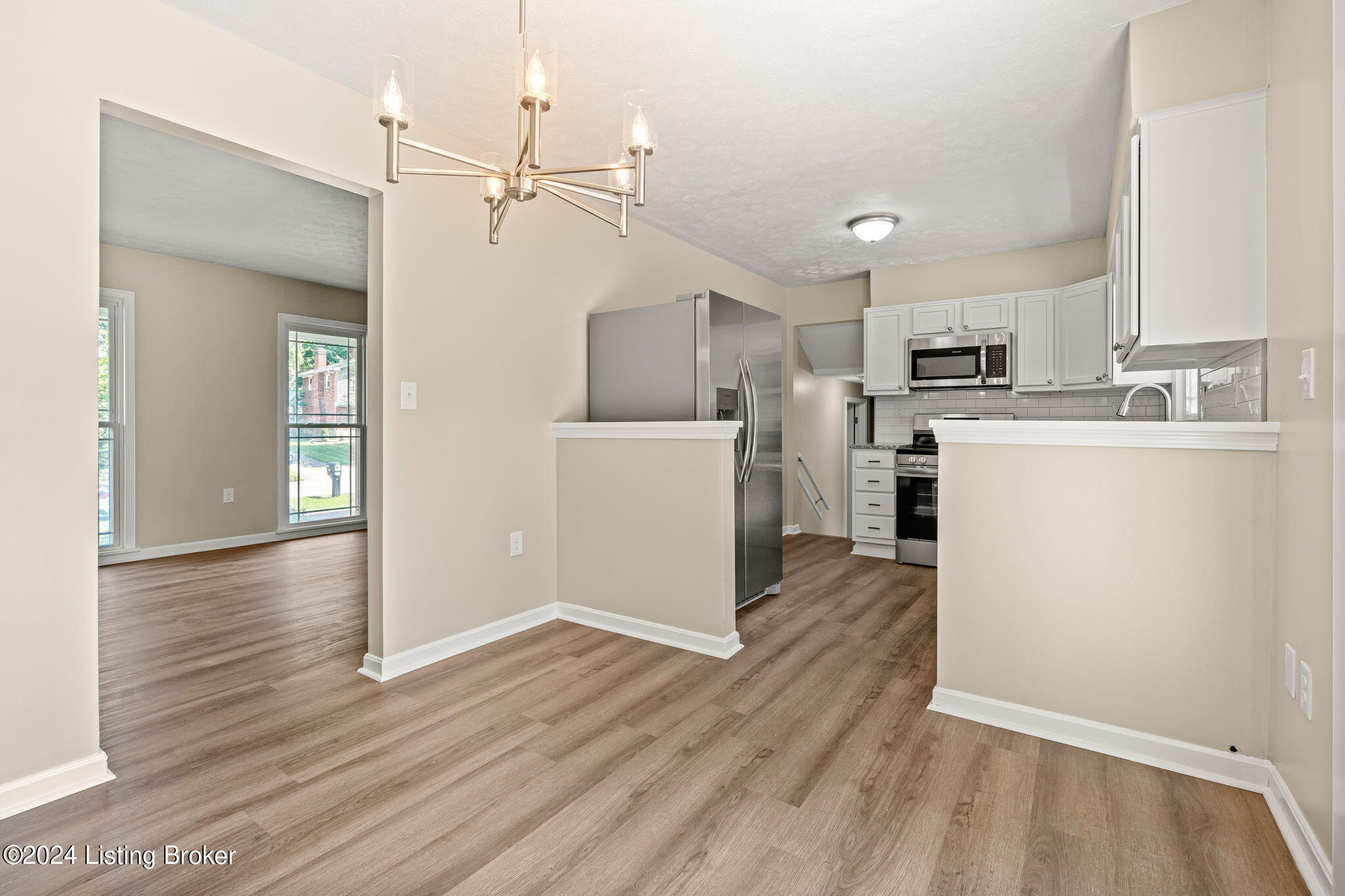 3607 Locklee Road Louisville, KY 40214 - Photo 4 of 40 3607 Locklee Rd (6 of 41)
