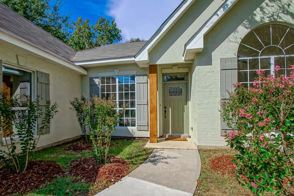 202 Megan Lane Slidell, LA 70458 - Photo 2 of 36