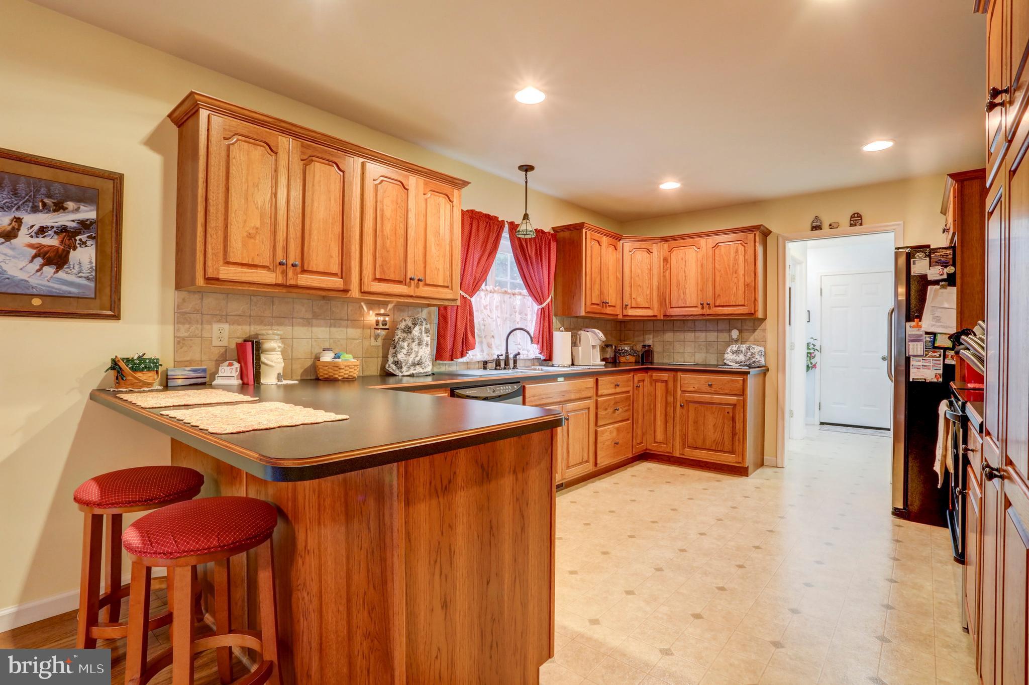 807 Disston View Drive Lititz, PA 17543 - Photo 12 of 44 Kitchen