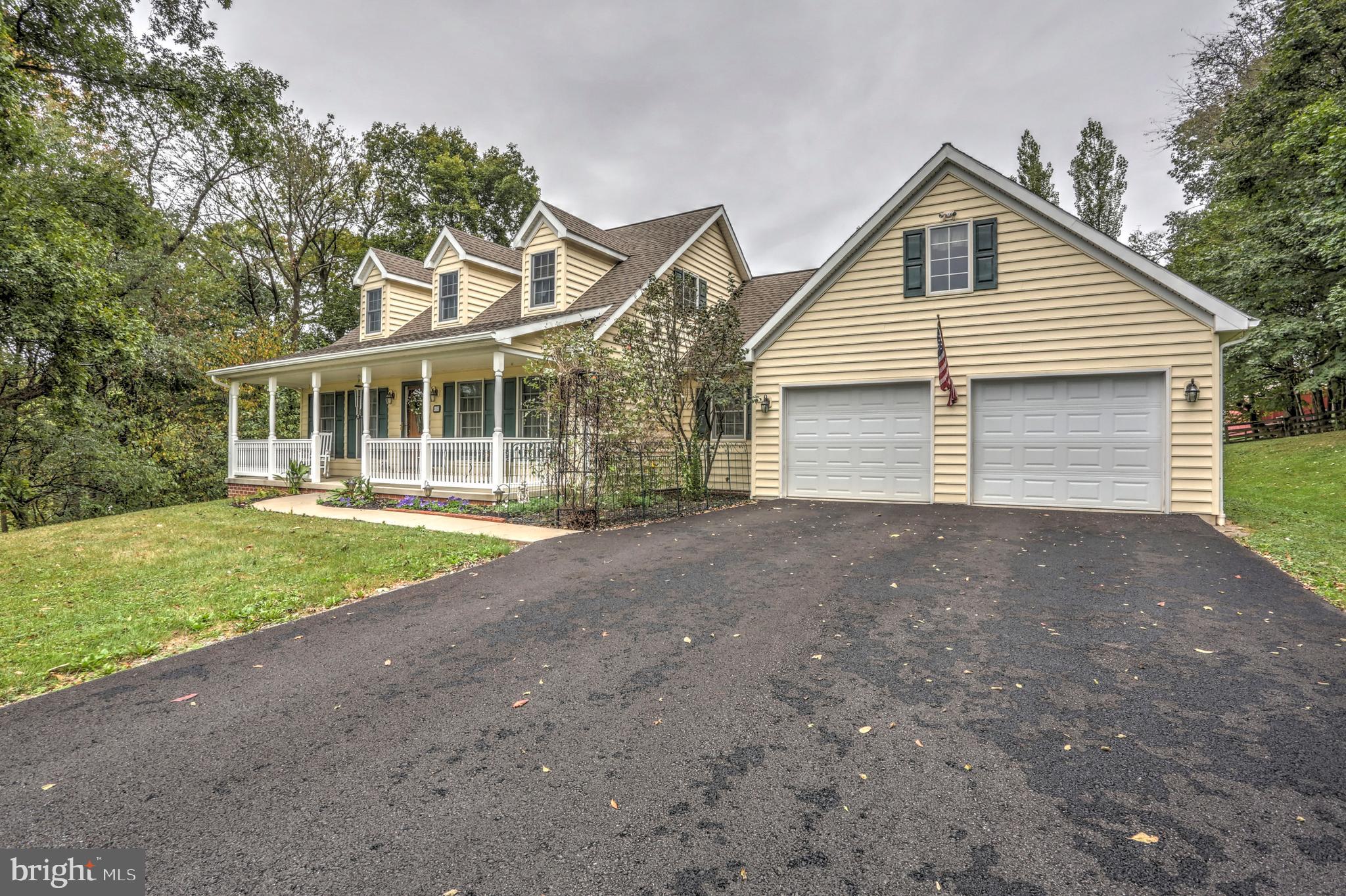 807 Disston View Drive Lititz, PA 17543 - Photo 3 of 44 Front Exterior