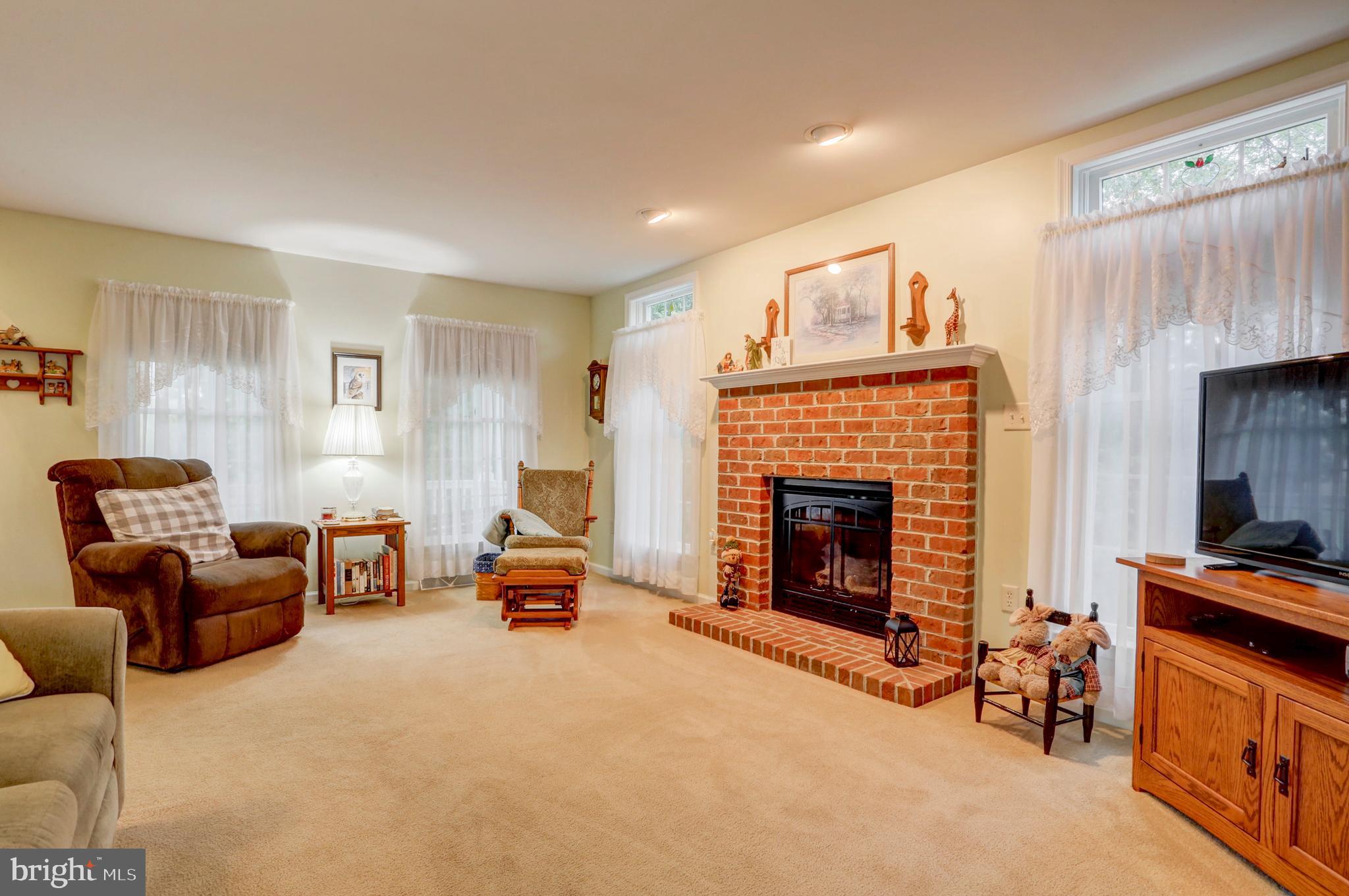 807 Disston View Drive Lititz, PA 17543 - Photo 7 of 44 Living Room