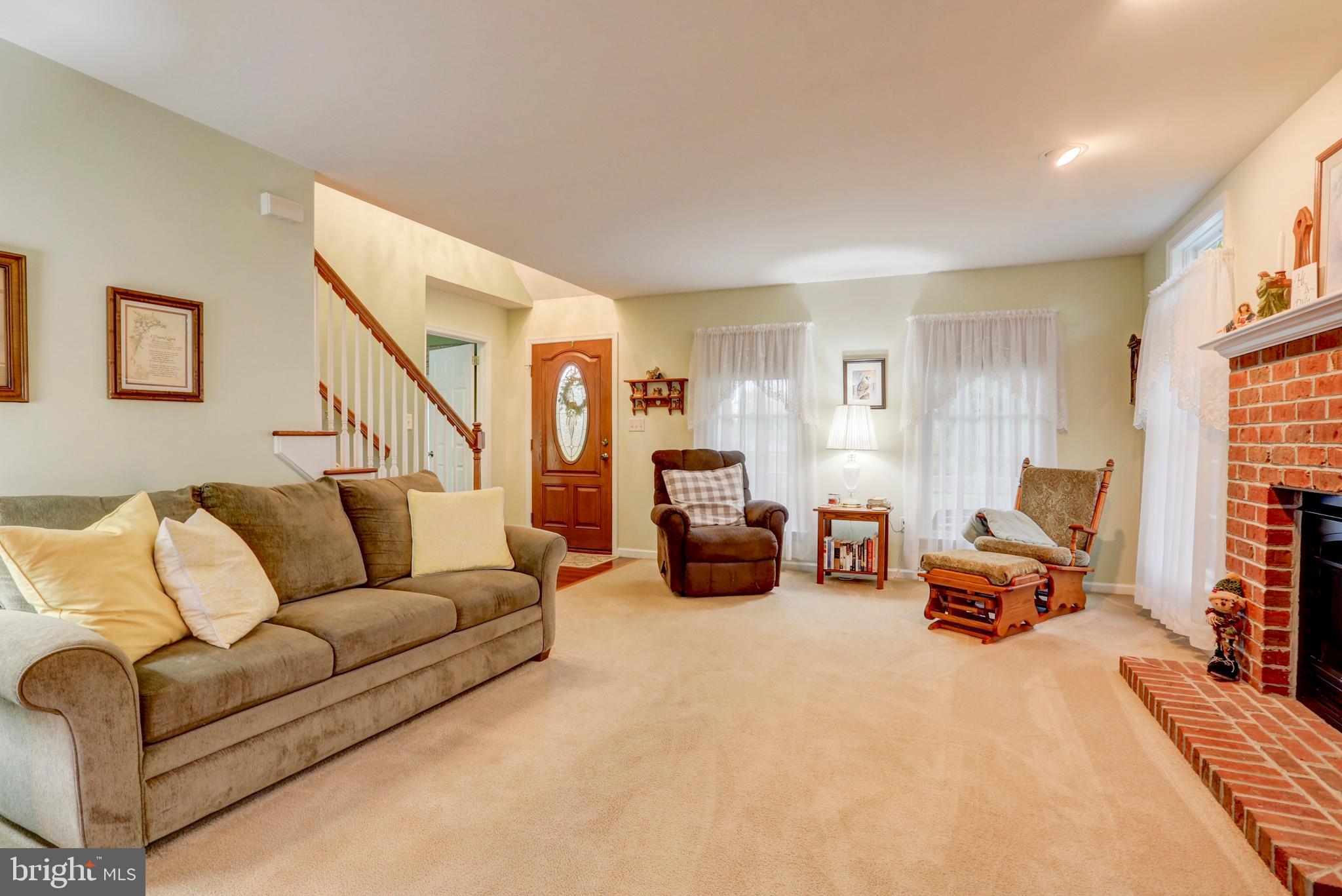 807 Disston View Drive Lititz, PA 17543 - Photo 8 of 44 Living Room