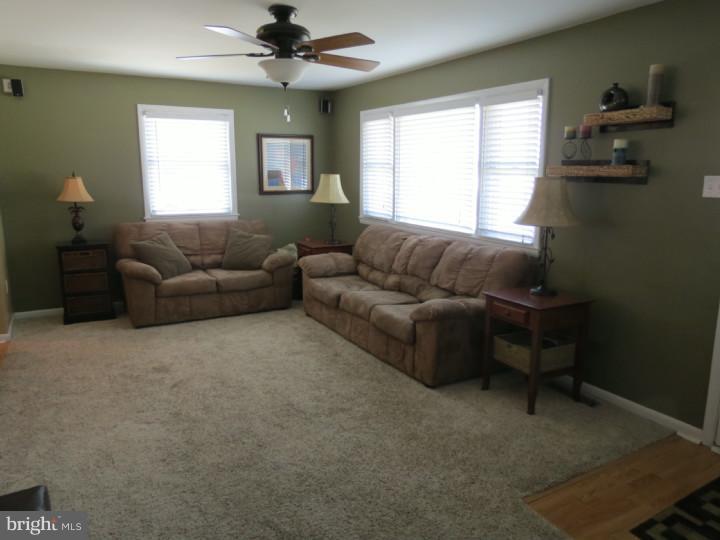 376 Flanders Road Bellmawr, NJ 08031 - Photo 4 of 25 Living Room