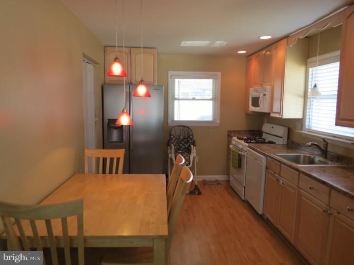 376 Flanders Road Bellmawr, NJ 08031 - Photo 7 of 25 Kitchen