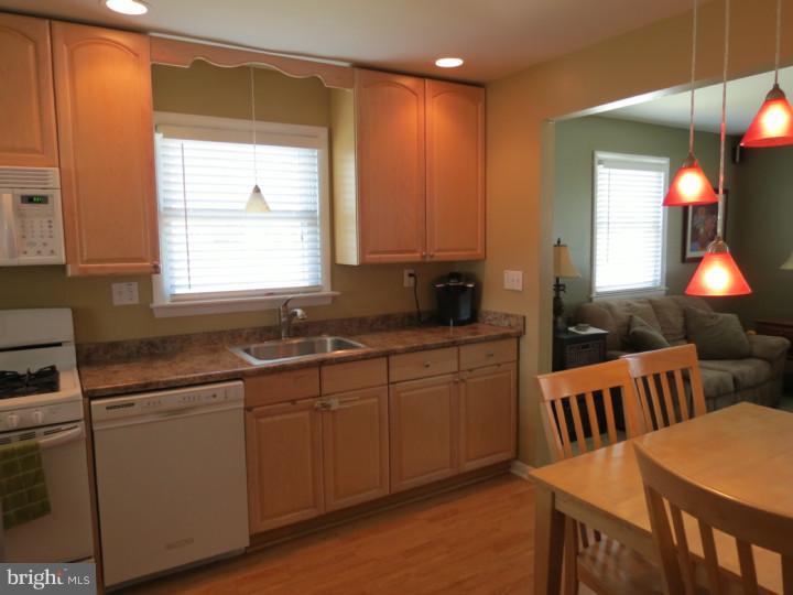 376 Flanders Road Bellmawr, NJ 08031 - Photo 10 of 25 Kitchen