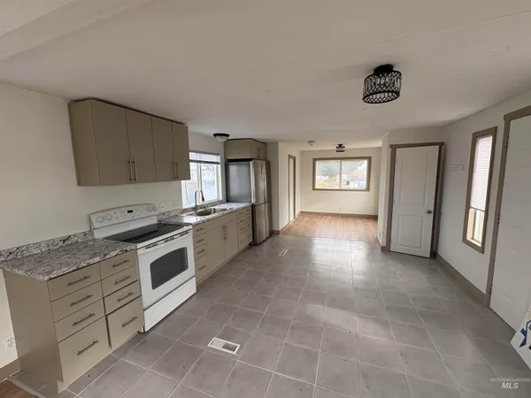 $69,000 | 377 South 200 West, Unit 20, Rupert, ID 83350