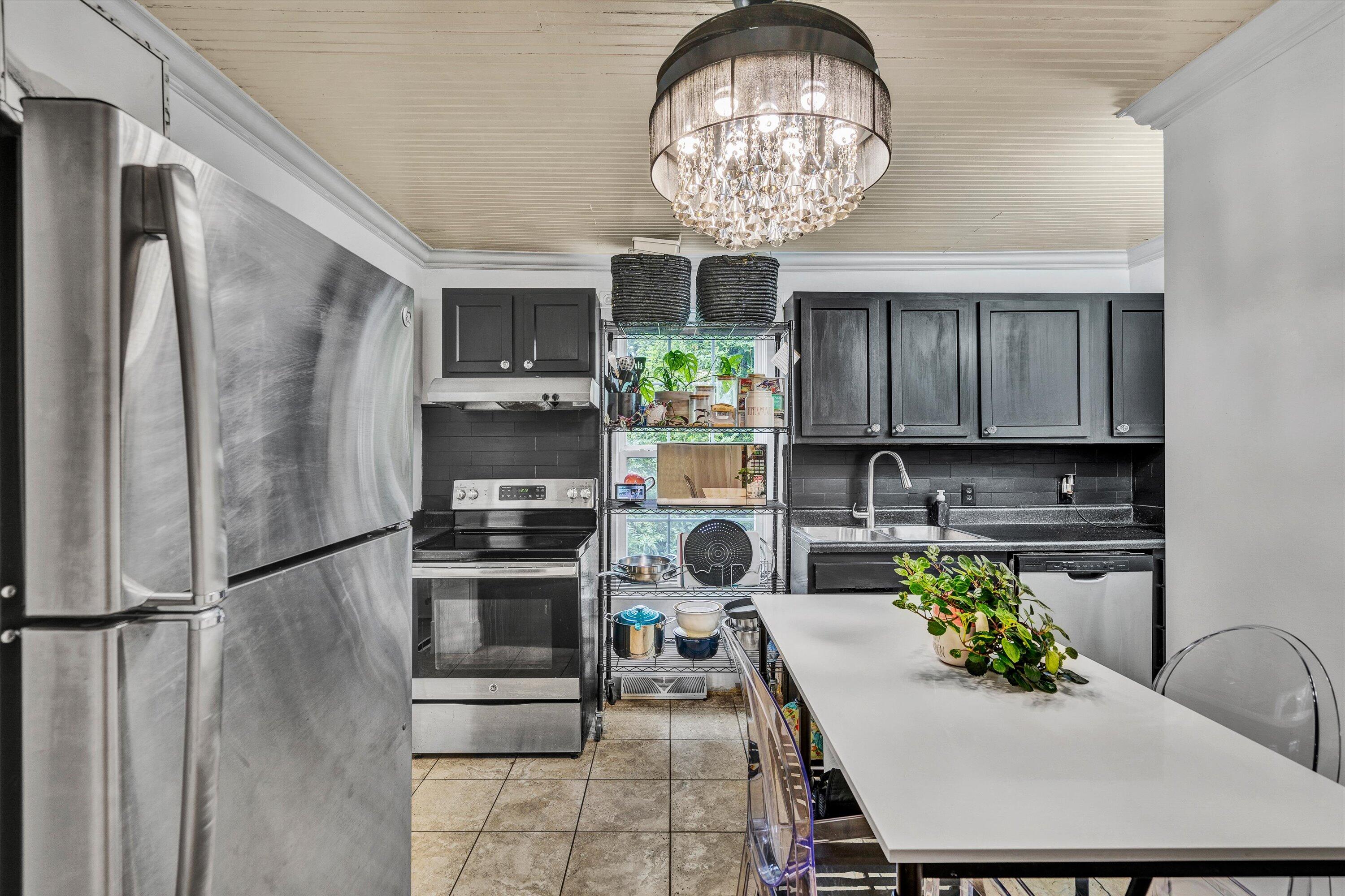 6449 Merriman Road Roanoke, VA 24018 - Photo 9 of 24 09-DSC03556