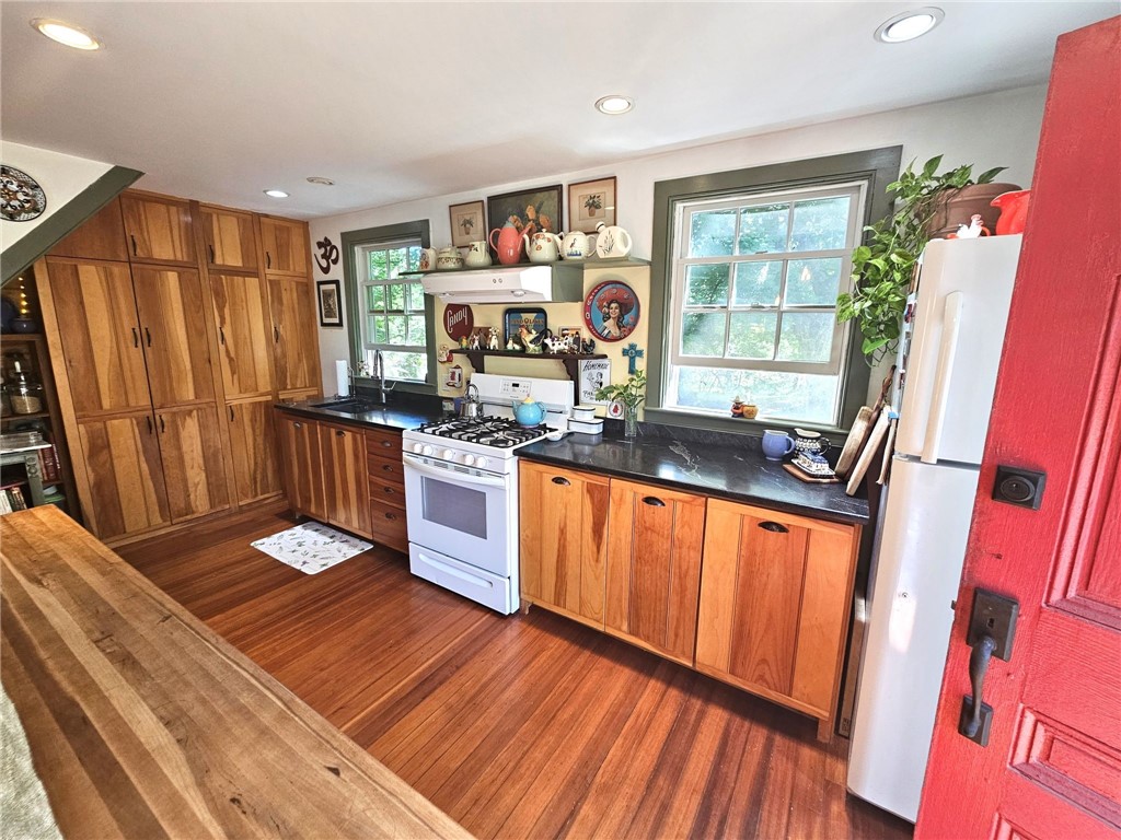 187 Dye Hill Road Hopkinton, RI 02832 - Photo 23 of 50