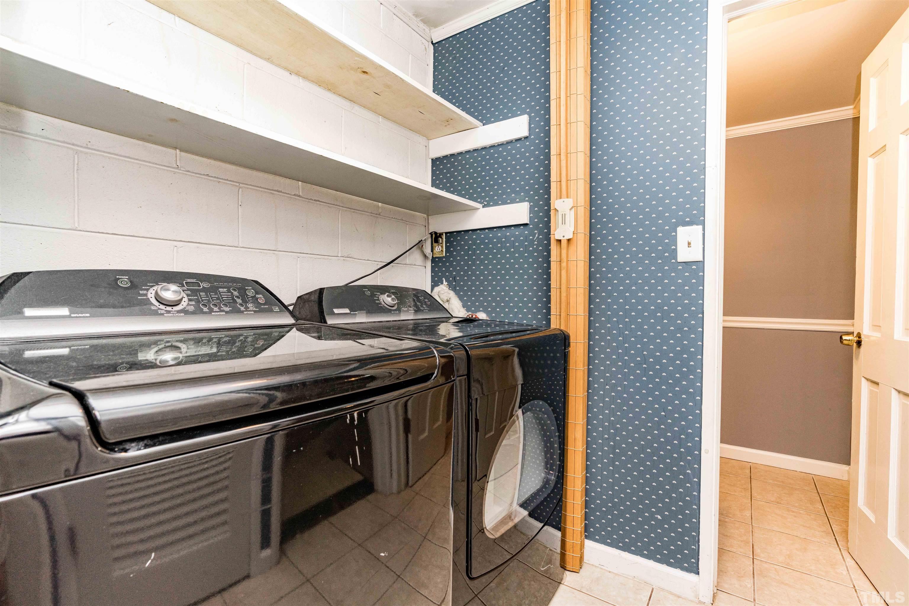 103 Marilyn Circle Cary, NC 27513 - Photo 49 of 64 a close view of stove