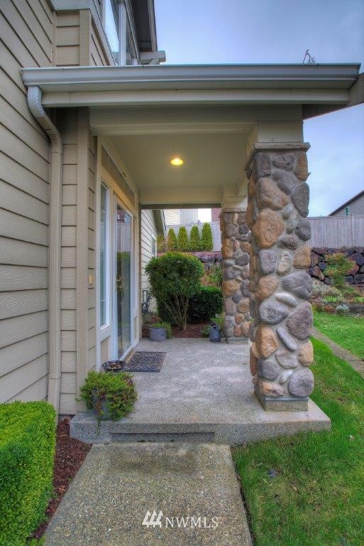 552 Elma Place Northeast Renton, WA 98059 - Photo 1 of 20