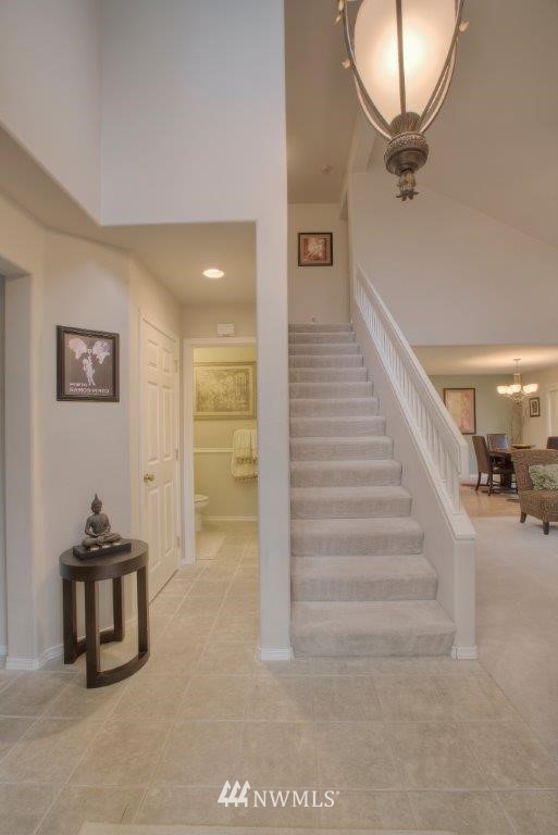 552 Elma Place Northeast Renton, WA 98059 - Photo 3 of 20