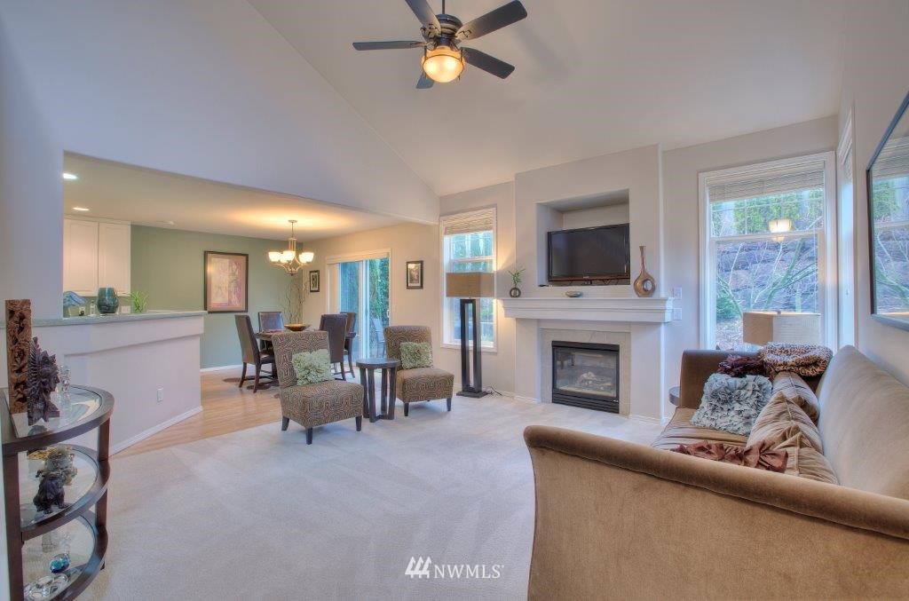 552 Elma Place Northeast Renton, WA 98059 - Photo 4 of 20