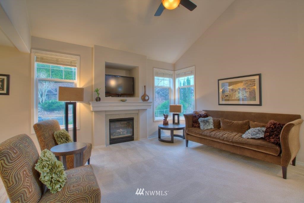552 Elma Place Northeast Renton, WA 98059 - Photo 5 of 20