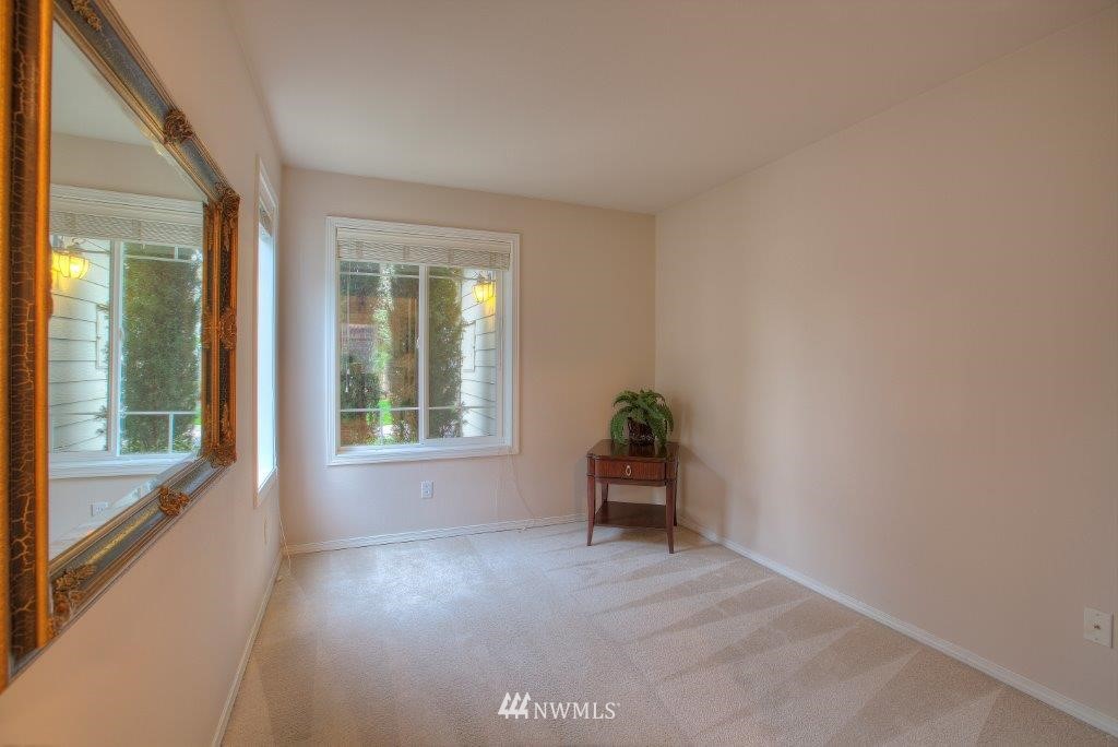 552 Elma Place Northeast Renton, WA 98059 - Photo 9 of 20
