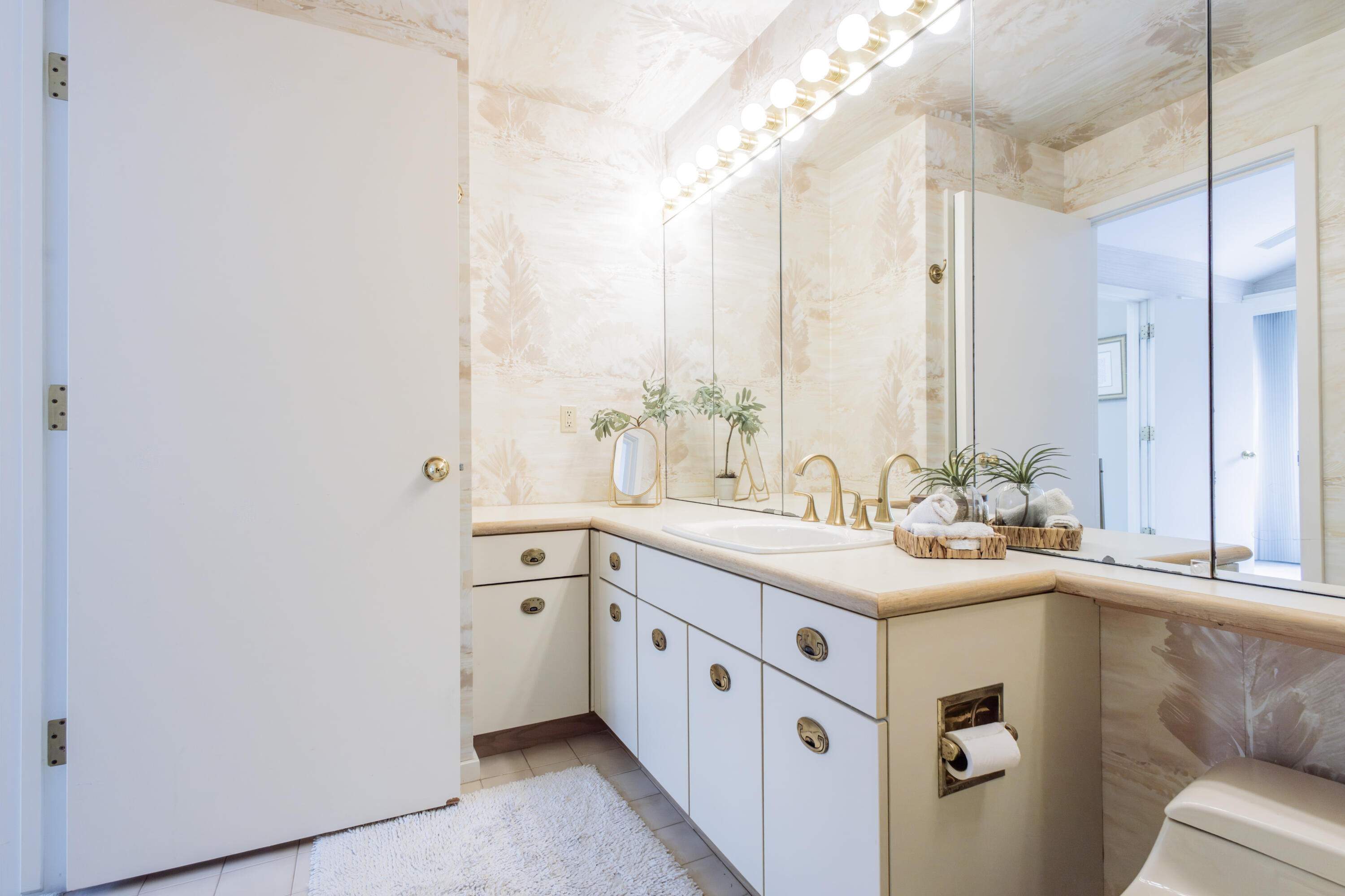 295 Elm Grove Road, Unit A Brookfield, WI 53005 - Photo 23 of 39 Full Bath