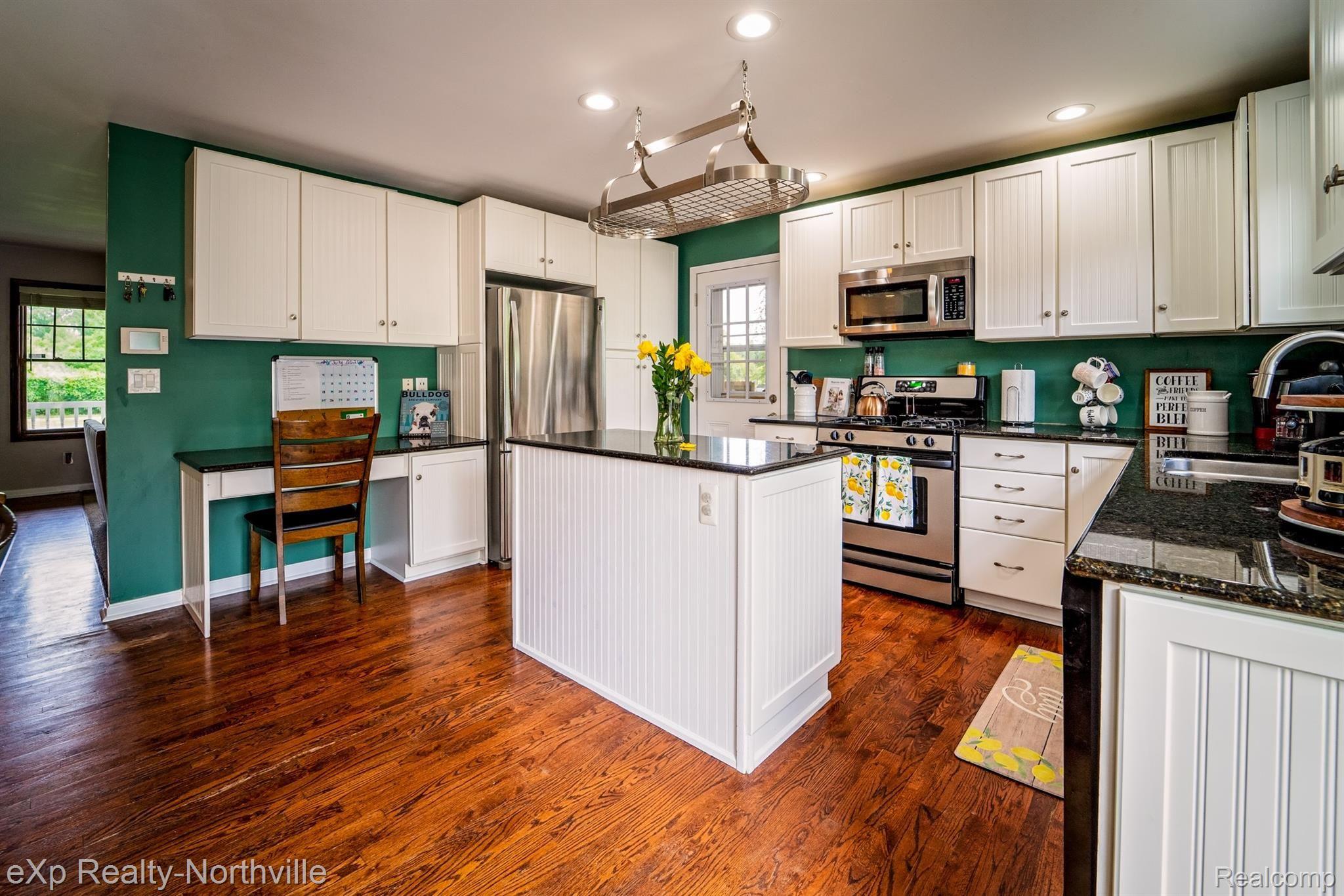 14038 Beech Daly Road Taylor, MI 48180 - Photo 15 of 38 14038 Beech Daly-30.jpg