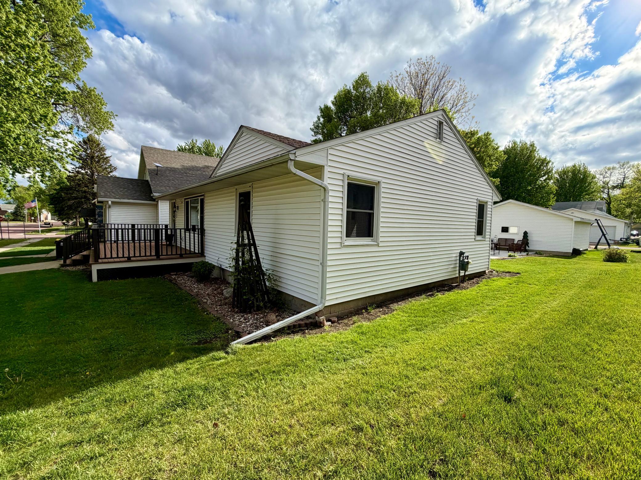 722 Adams Avenue Westbrook, MN 56183 - Photo 5 of 39