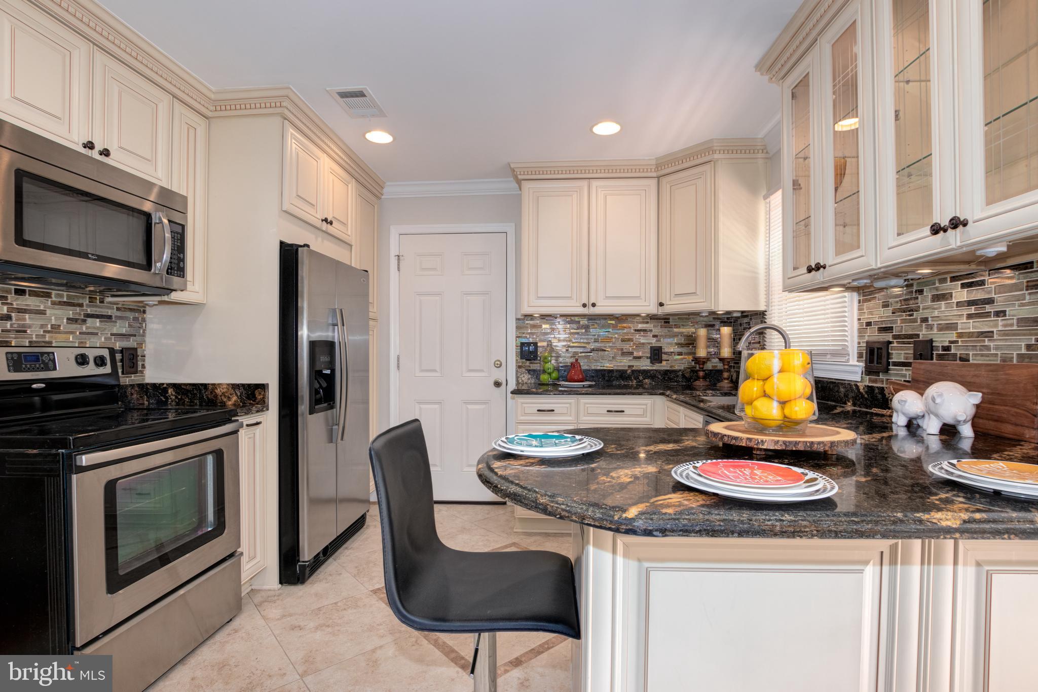 8303 Cushing Court Springfield, VA 22153 - Photo 4 of 48 Gallery Image 4