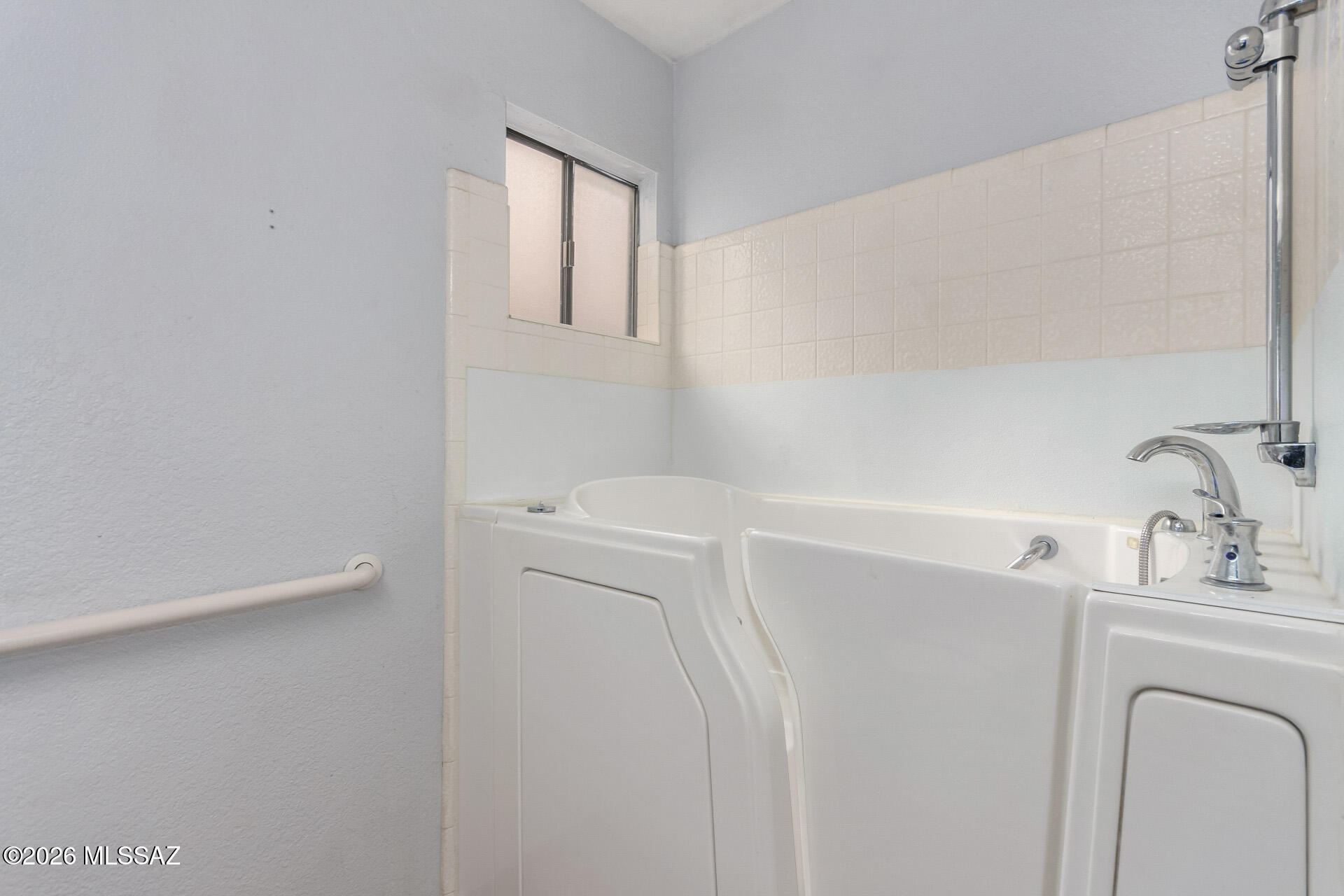 5331 West Eaglestone Loop Tucson, AZ 85742 - Photo 21 of 35 a utility room with dryer and washer